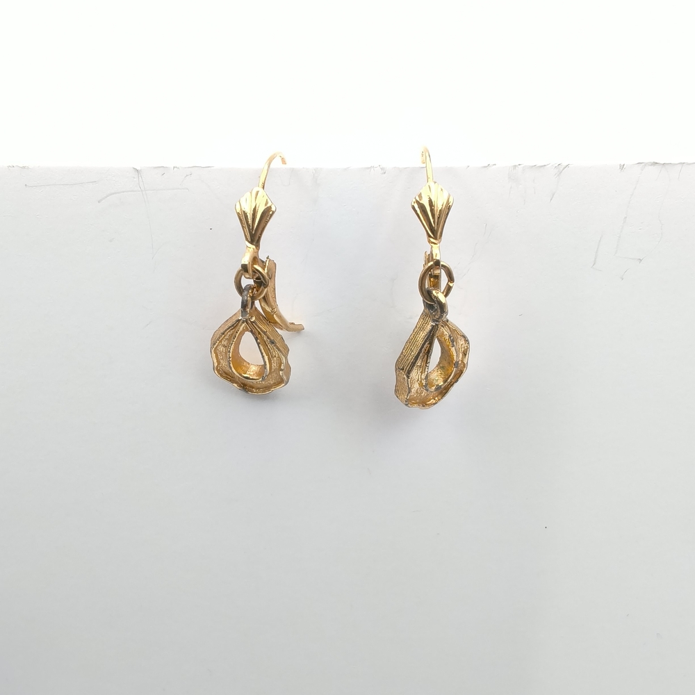 Vintage Avon Gold-Tone Openwork Teardrop Lever-Back Earrings